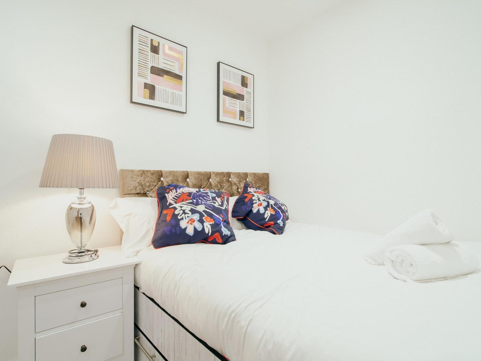 Lovely Triple In Centre Apartment *