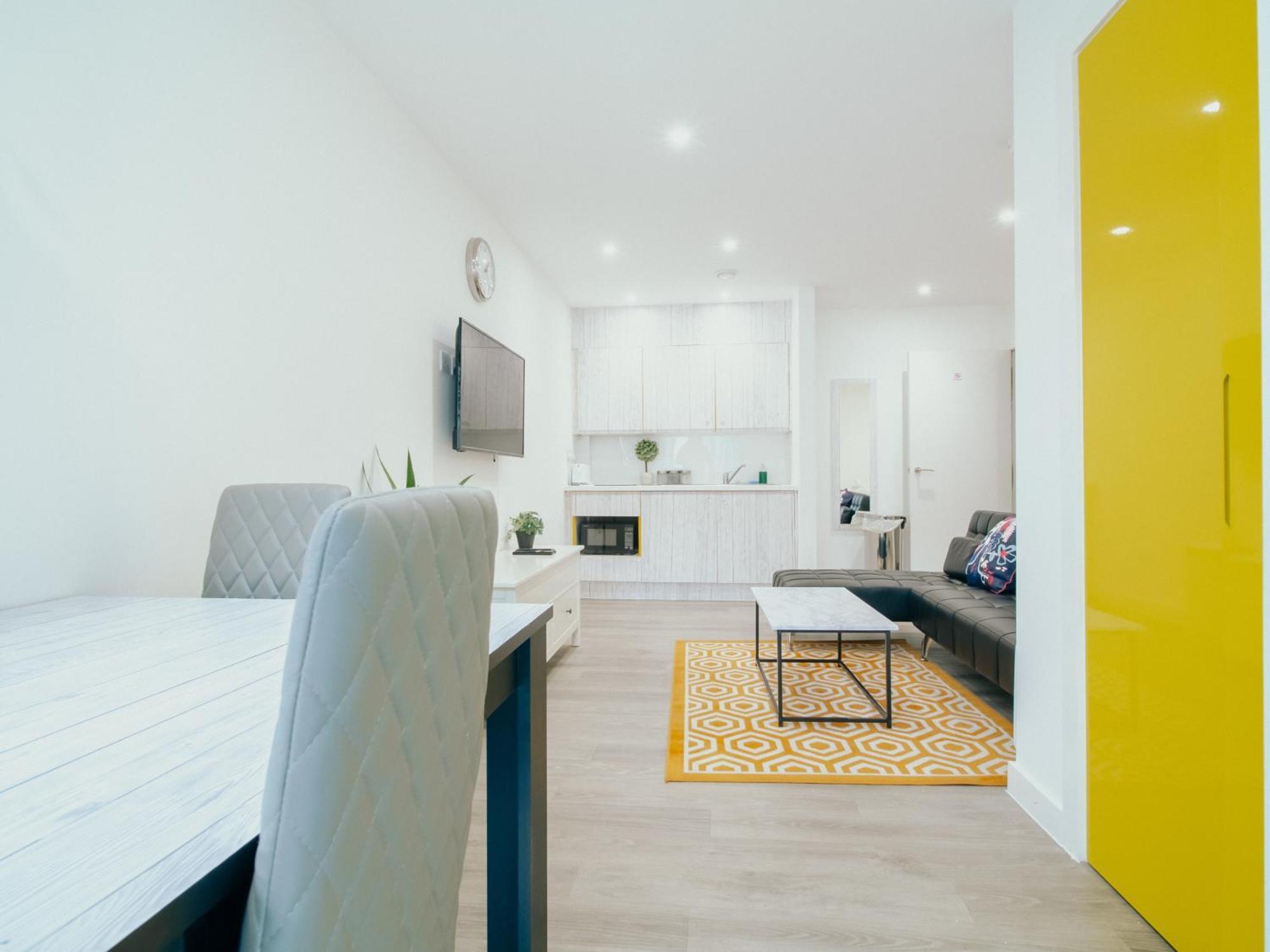 Lovely Triple In Centre Apartment Sheffield